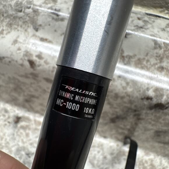 Realistic MC-1000 Dynamic Microphone Made In Taiwan - Picture 2 of 6